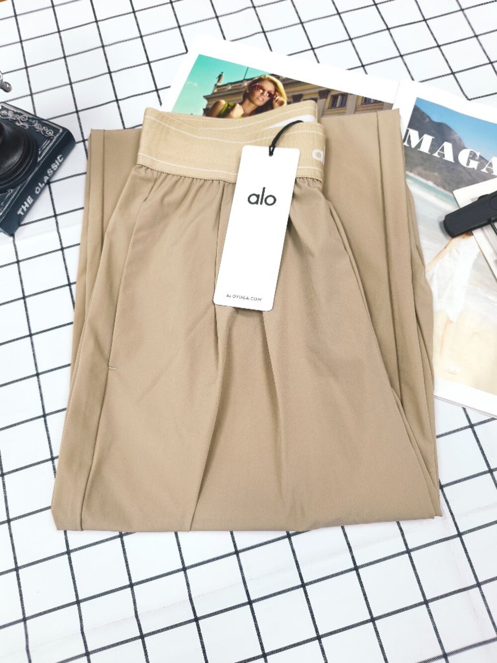 ALO Yoga Straight Leg Trouser Gravel Color👧🏻Woman's Regular 30" Inseam Pants💟 - Picture 7 of 8